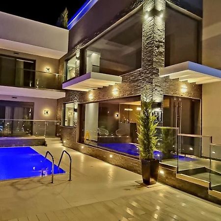 Luxsuites โอฟรีนีออน ภายนอก รูปภาพ