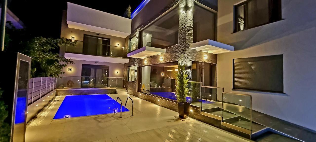 Luxsuites โอฟรีนีออน ภายนอก รูปภาพ