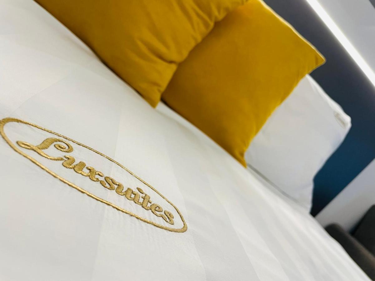Luxsuites โอฟรีนีออน ภายนอก รูปภาพ