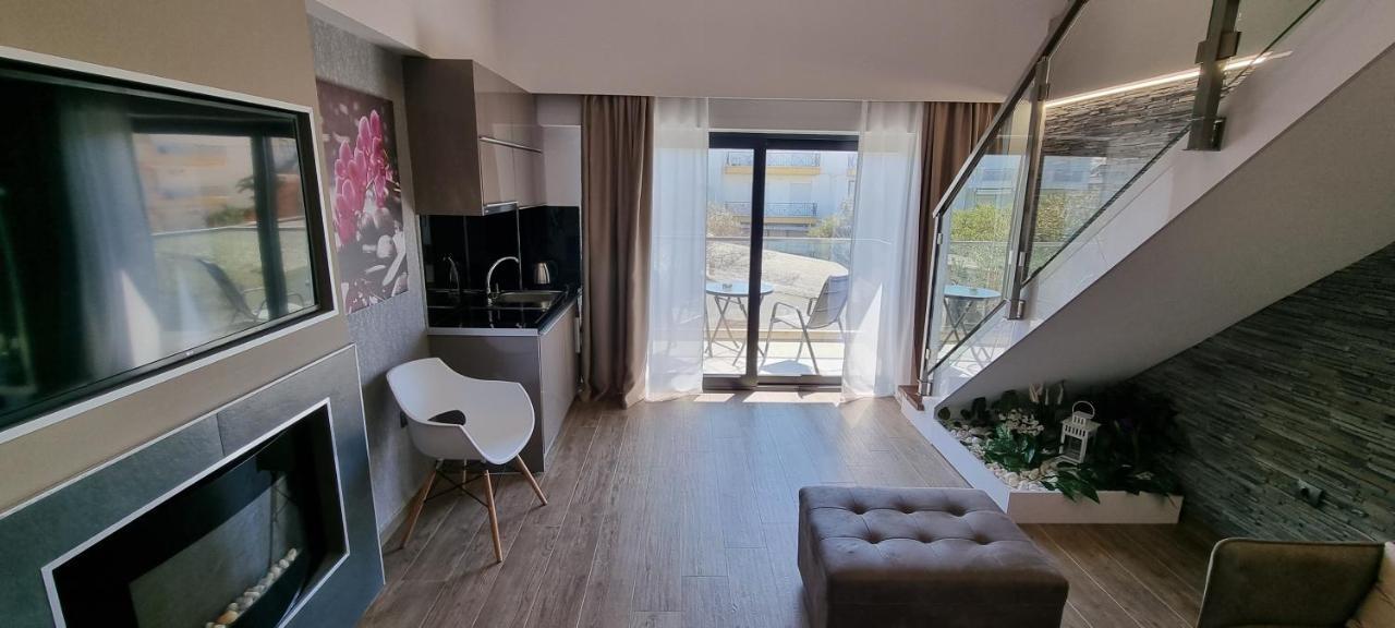 Luxsuites โอฟรีนีออน ภายนอก รูปภาพ