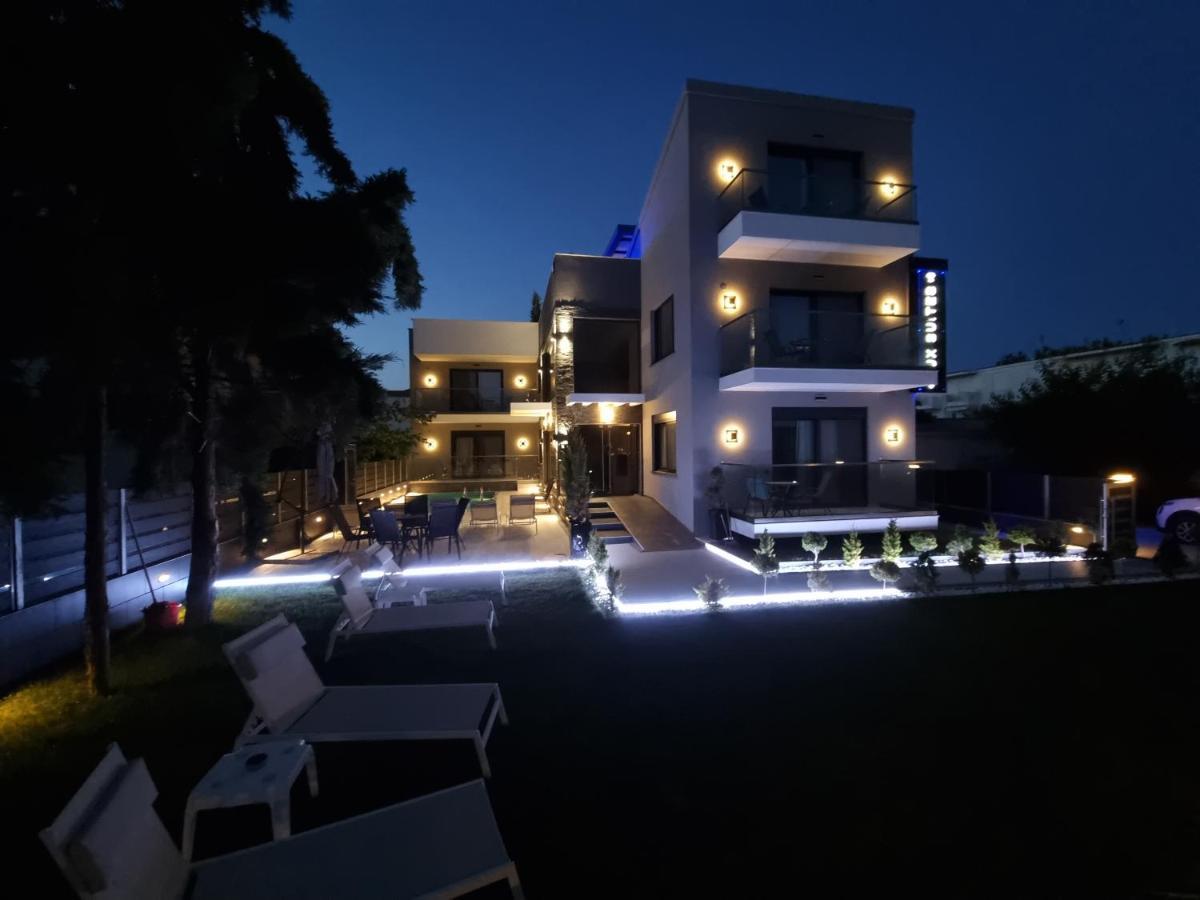 Luxsuites โอฟรีนีออน ภายนอก รูปภาพ